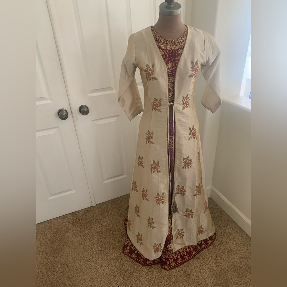 Elegant Cream and Dark Pink/Gold Embroidered Open Kaftan Opera Coat